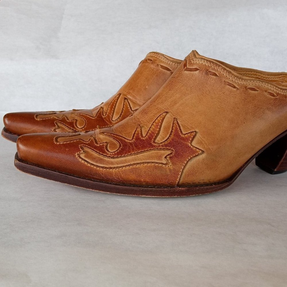 Charlie 1 Horse Slip on Mule Western boot style